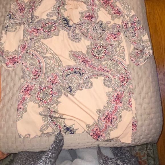 Tan patterned shift dress - Picture 2 of 3